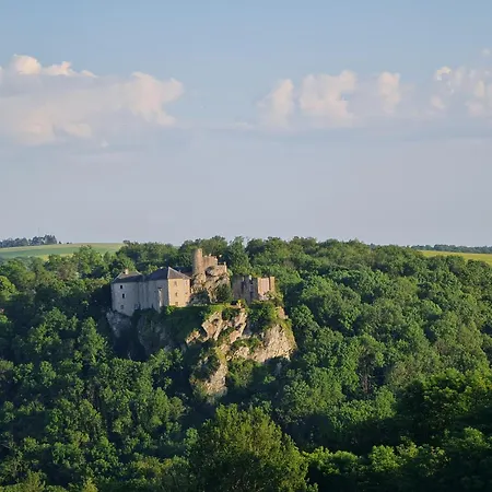 Gite La Garrigue, De 2 A 6 Personnes *